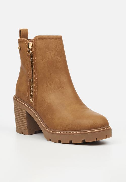 Miss Black - Kat 3 boot - camel
