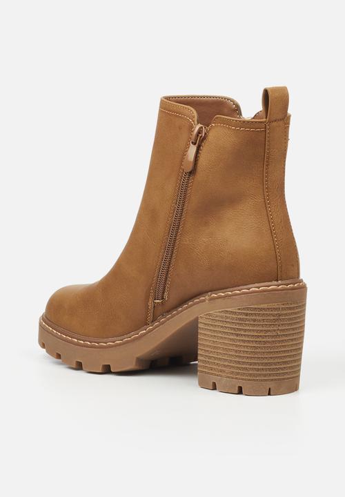 Miss Black - Kat 3 boot - camel