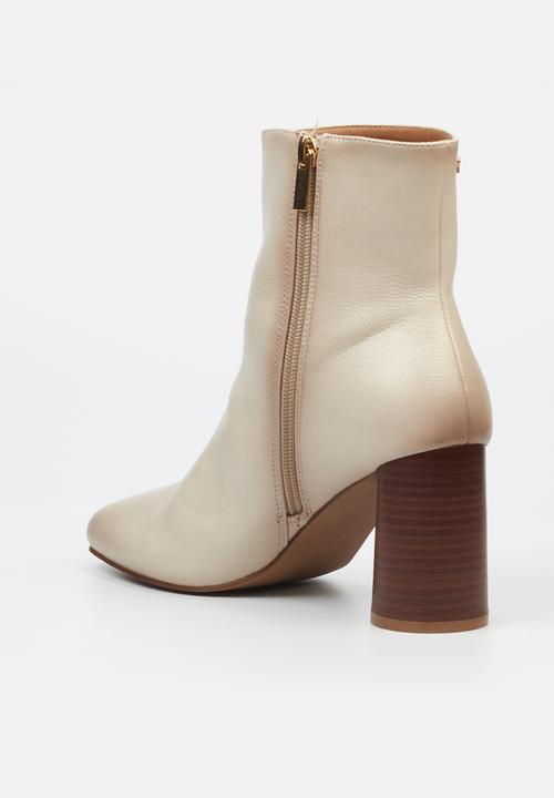 Butterfly Feet - Kylee 1 Ankle - Bone