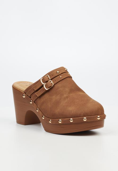 Butterfly Feet - Inga 1 Clog - Tan