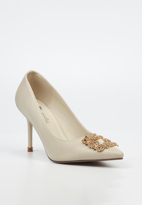 Butterfly Feet - Lanelle 1 Court - Champagne