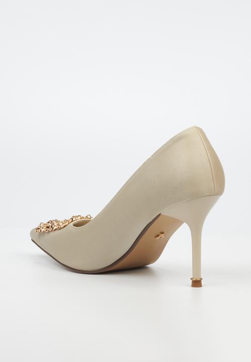 Butterfly Feet - Lanelle 1 Court - Champagne