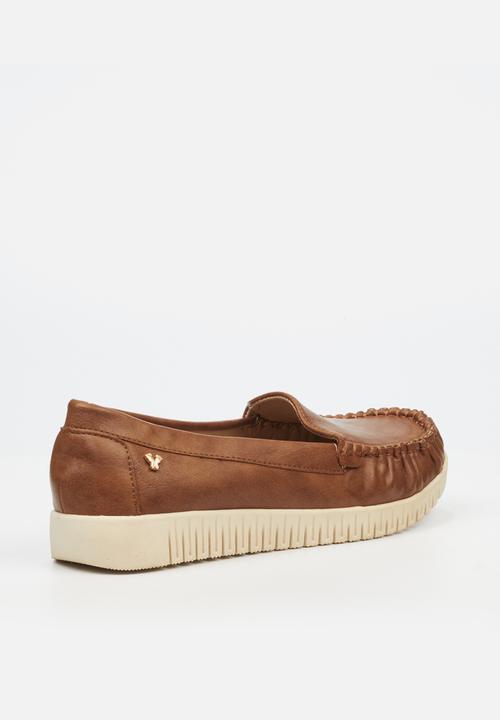 Butterfly Feet - Pyper 1 Boat - Tan