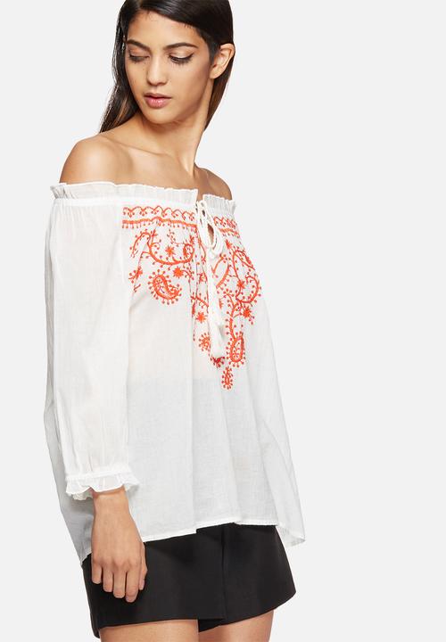 Vero Moda - Monaco embroidered off the shoulder top
