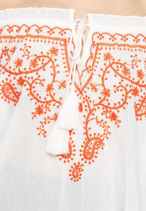 Vero Moda - Monaco embroidered off the shoulder top