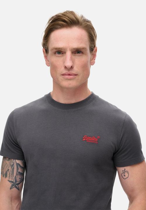 Superdry. - Essential Logo Emb Tee - Graphite Black/Fluro Red
