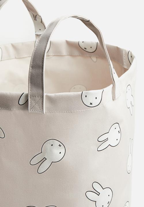 H&M - Printed storage basket - light greige/miffy