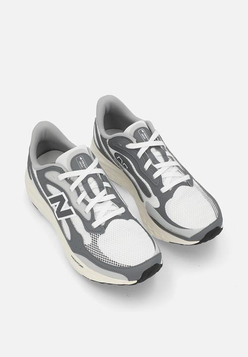 New Balance  - Arishi Lux v4