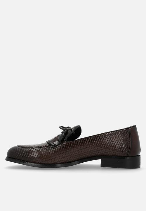 PC - Basket weave slip on- Choc