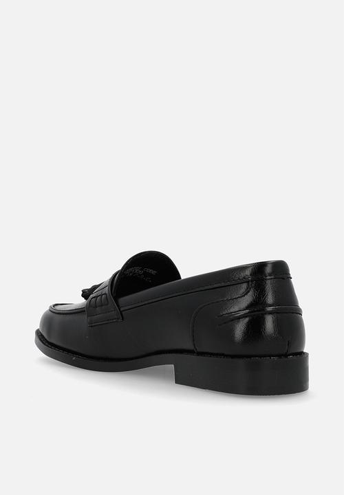 PC - Tassel Slip on - Black