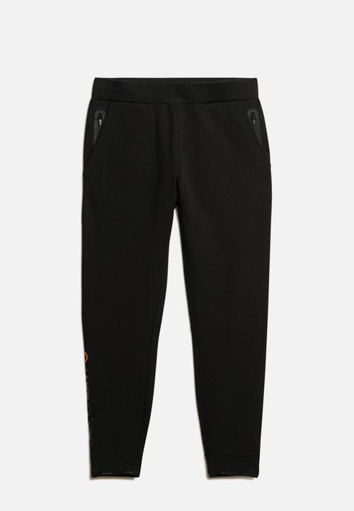 Superdry. - Tech logo tapered jogger - black