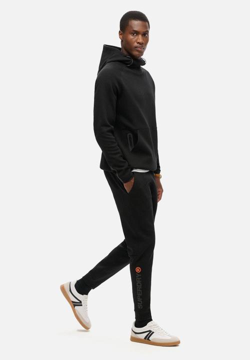 Superdry. - Tech logo tapered jogger - black