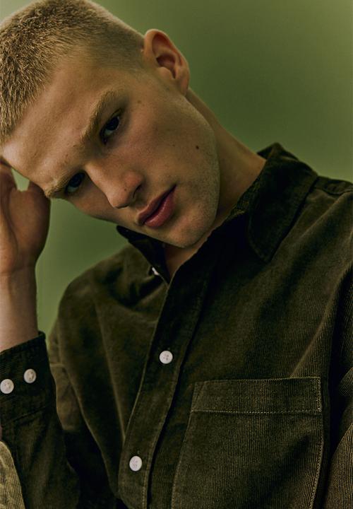 H&M - Regular fit corduroy shirt - green
