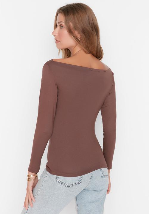 Trendyol - Fitted long sleeve bateau neck viscose stretchy knitted top - brown