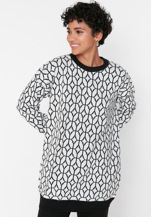 Trendyol - Black geometric patterned sweater-pants set