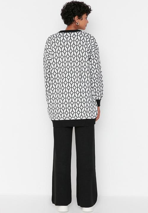 Trendyol - Black geometric patterned sweater-pants set