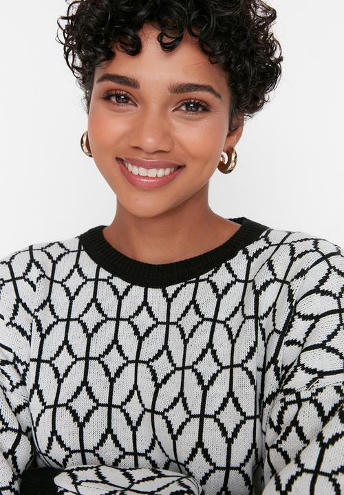 Trendyol - Black geometric patterned sweater-pants set