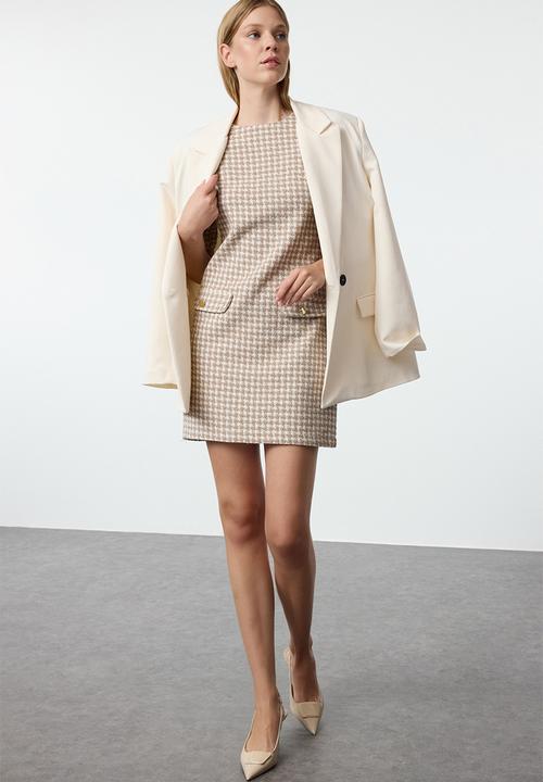 Trendyol - Houndstooth straight cut button detailed tweed woven dress - cream 