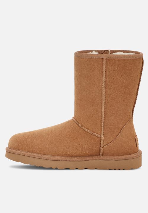 UGG® - Classic short bailey zip boot - chestnut