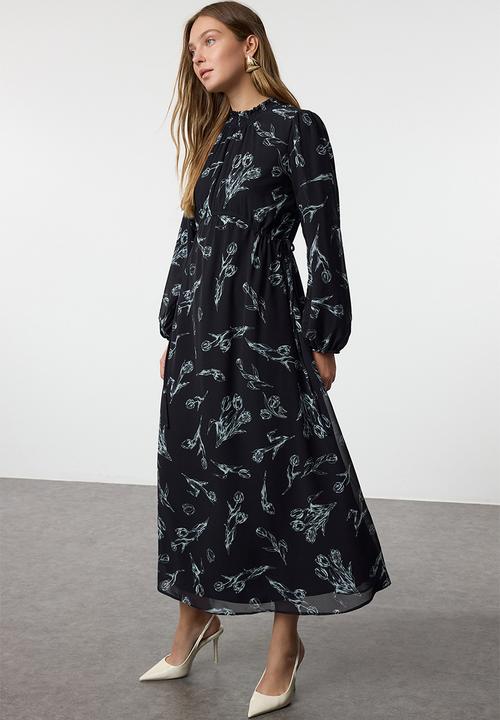 Trendyol - Chiffon Floral Patterned Woven - Navy Blue 