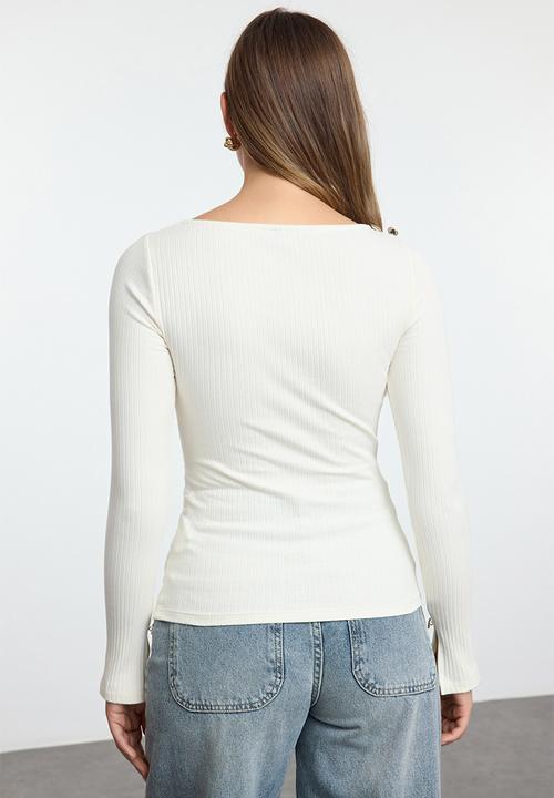 Trendyol - Boat neck ribbed regular fit long sleeve button detailed knit - ecru