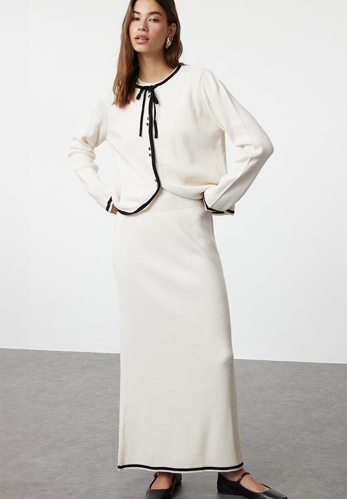 Trendyol - Piping Accessory Buttoned Knitwear Cardigan Skirt Bottom-Top - Ecru 