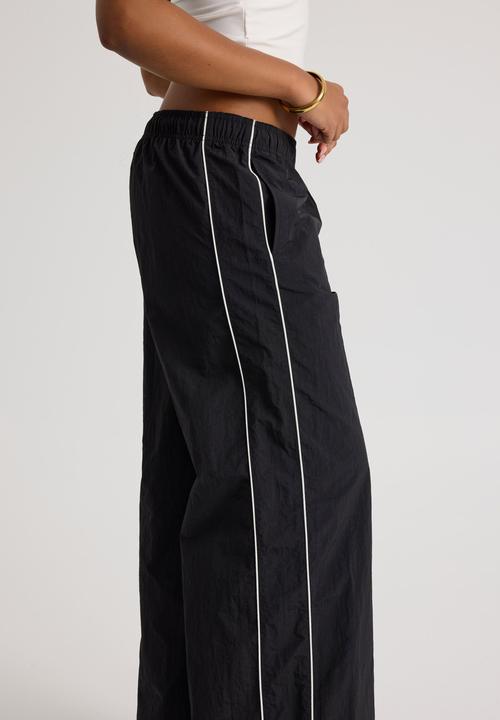 Factorie - Freya Wide Leg  Woven Sporty Trackpant - Black