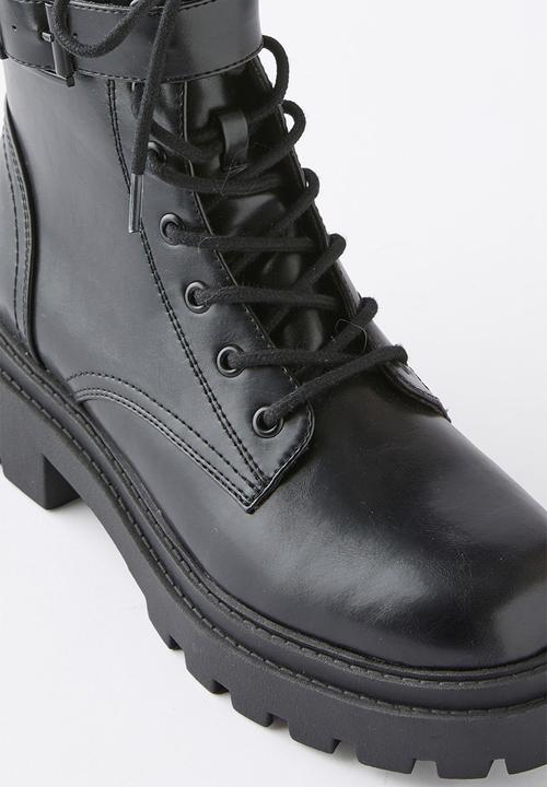 Cotton On - Priya lace up boot - black smooth