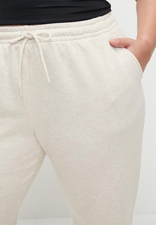 Cotton On - Plus Classic Fleece Sweatpant - Oatmeal Marle