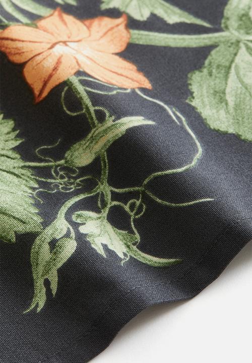 H&M - Patterned table runner - dark grey/pumpkins