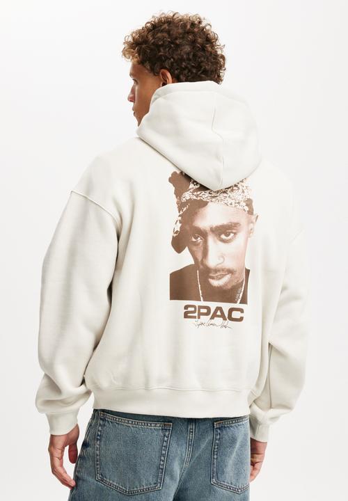 Cotton On - Box Fit Music Hoodie - Lcn Bra Bone/Tupac Signature