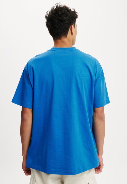 Cotton On - Box Fit Easy T-shirt - Electric Blue/Invitation Only