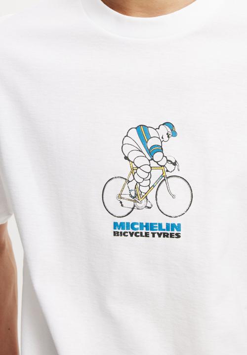 Cotton On - Loose Fit Michelin T-Shirt - Lcn Mic White/Michelin - Tyre Man