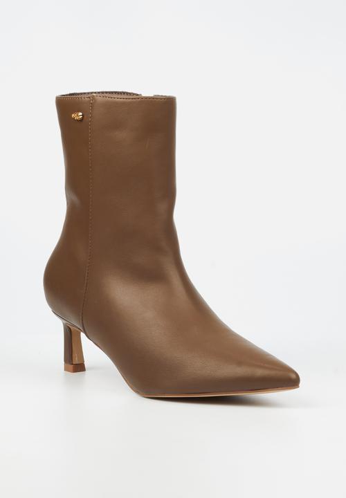 Miss Black - Petite 1 boot - chocolate
