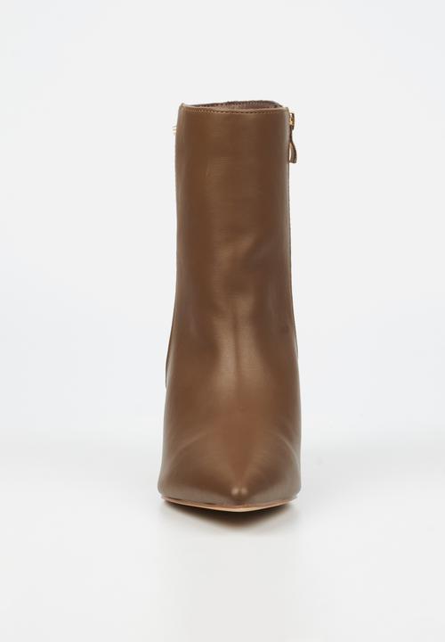 Miss Black - Petite 1 boot - chocolate