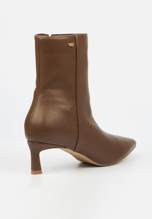 Miss Black - Petite 1 boot - chocolate