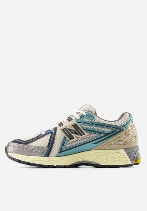 New Balance  - 1906R