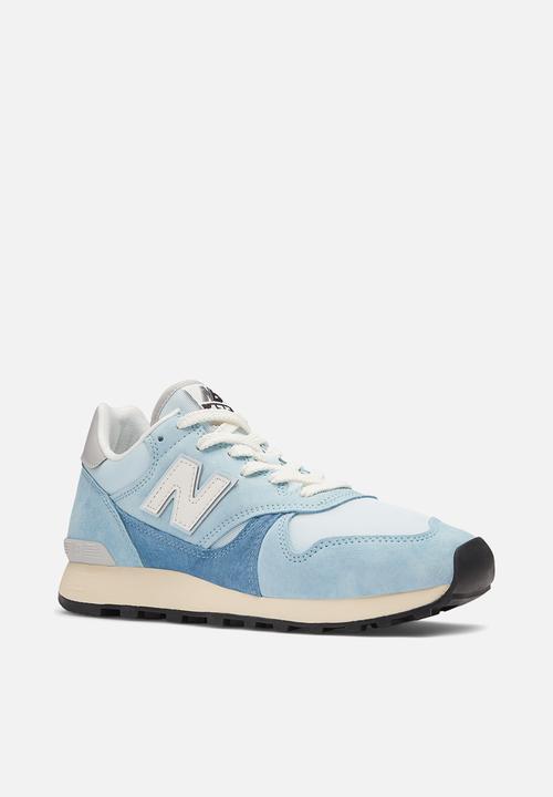 New Balance  - 475