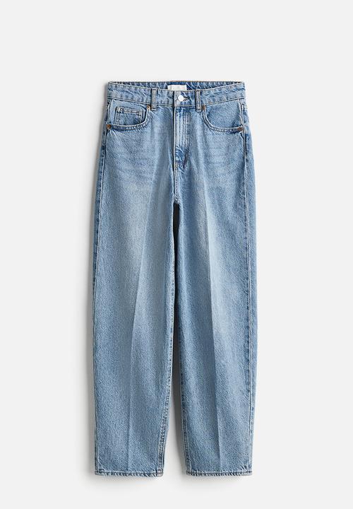 H&M - Crease-leg tapered jeans - - light denim blue 