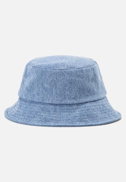 Levi’s® - Batwing Bucket Hat Ov - Jeans Blue