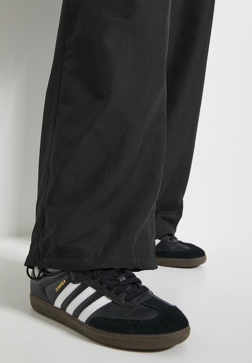 adidas Originals - Essential woven cargo pants- black