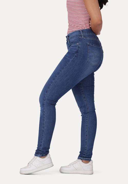 Levi’s® - Curvy Skinny Lapis - Gem Za