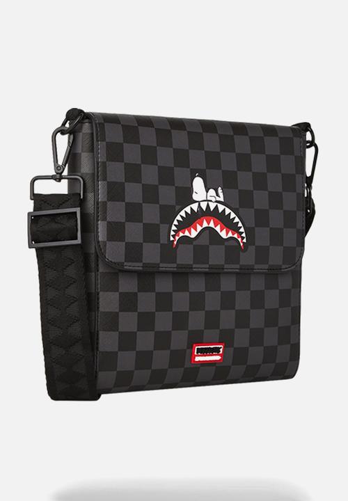 Sprayground - Snoopy chilling messenger bag - black
