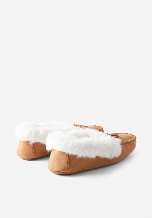 Cotton On - Moccasin Slipper - Maple Syrup