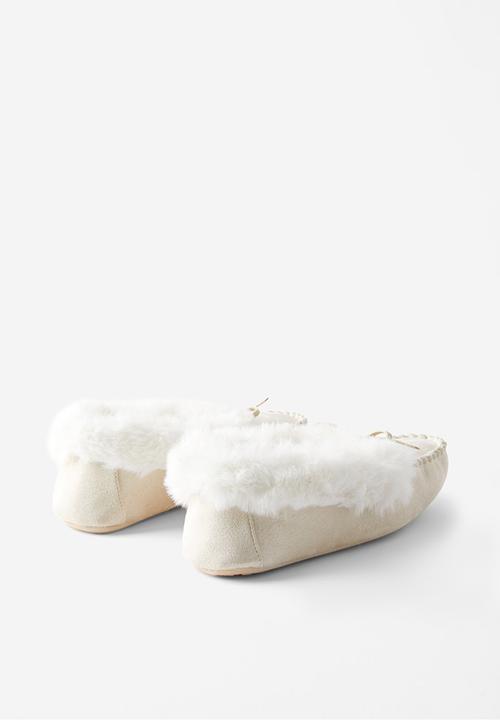 Cotton On - Moccasin Slipper - Bone