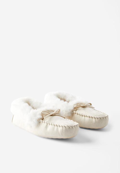 Cotton On - Moccasin Slipper - Bone