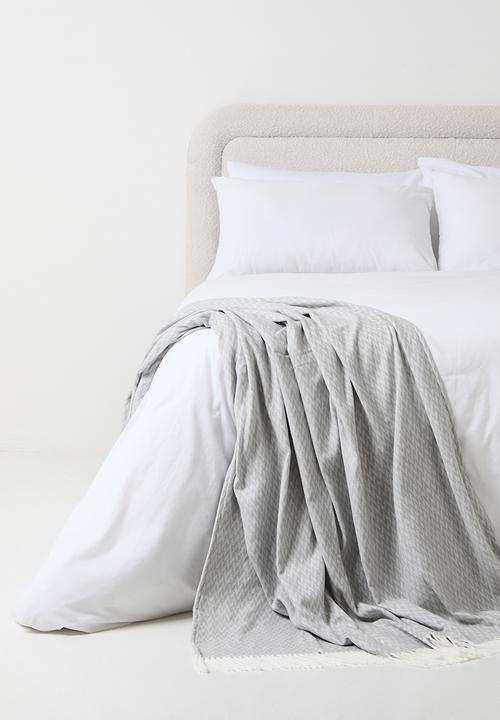 Sixth Floor - Herringbone soft throw - grey