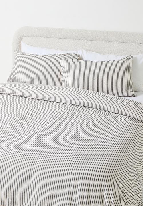 Sixth Floor - Cotton Yarn Dye Stripe with Satin Stitch Duvet Set - Navy & White