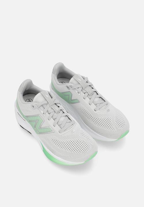 New Balance  - Fresh Foam 520 v9