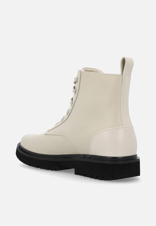 Calvin Klein - Eva leather lace up boot - eggshell
